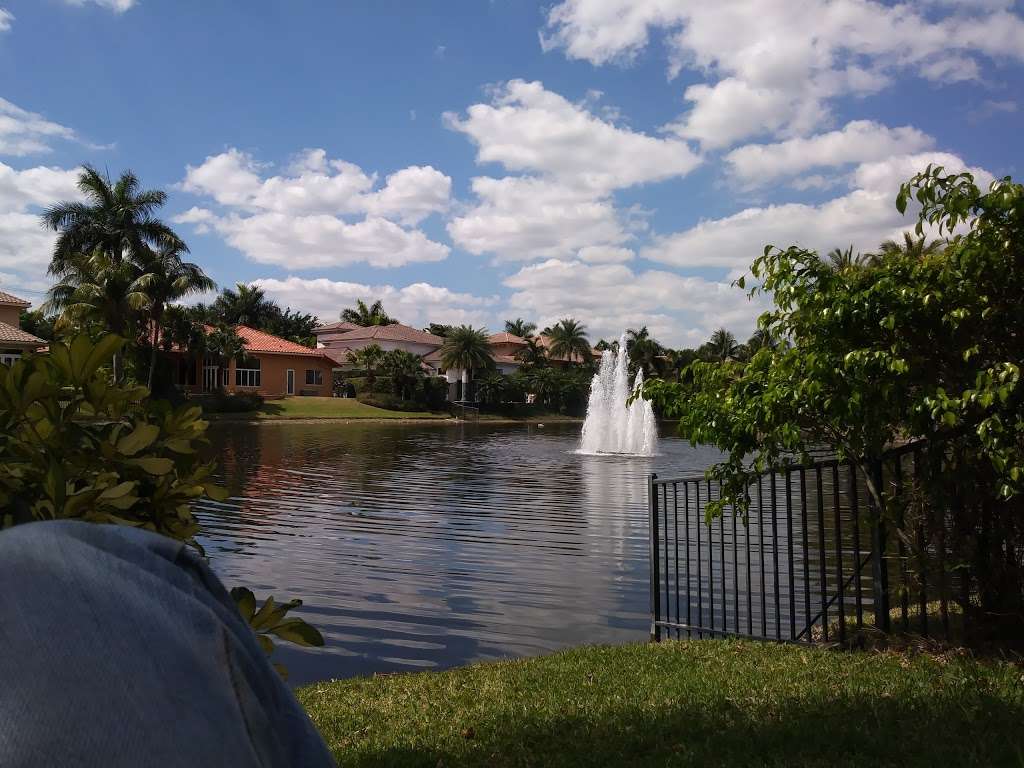 Hawks Landing Realty | 500 Hawks Landing Cir, Plantation, FL 33324, USA | Phone: (954) 370-0211