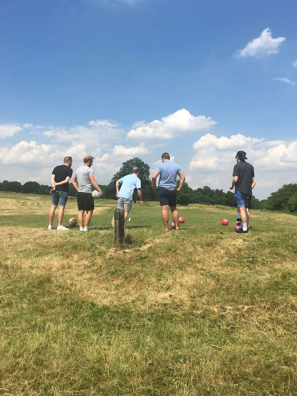 Broxbourne Golf - Par 3 Golf, Crazy Golf and Footgolf | Church Ln, Broxbourne EN10 7QE, UK | Phone: 01992 448944