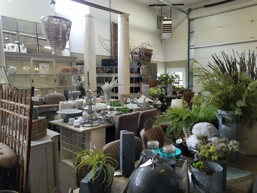Rust and Feathers | 14928 James Monroe Hwy, Leesburg, VA 20176, USA | Phone: (703) 737-6700