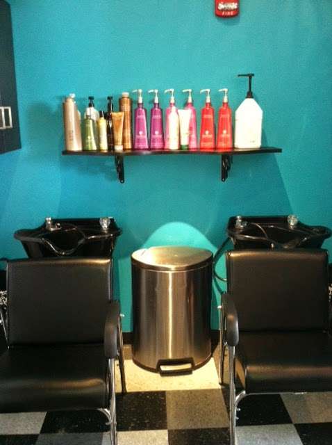 Vivid Boutique and Salon | 9360 Station St #135, Lone Tree, CO 80124, USA | Phone: (303) 708-8262