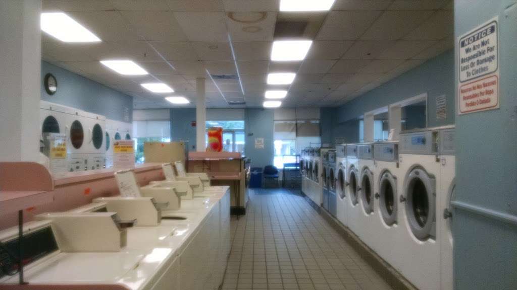 Clean And Crisp Laundromat | 311 Centre Ave, Rockland, MA 02370, USA | Phone: (781) 347-3909