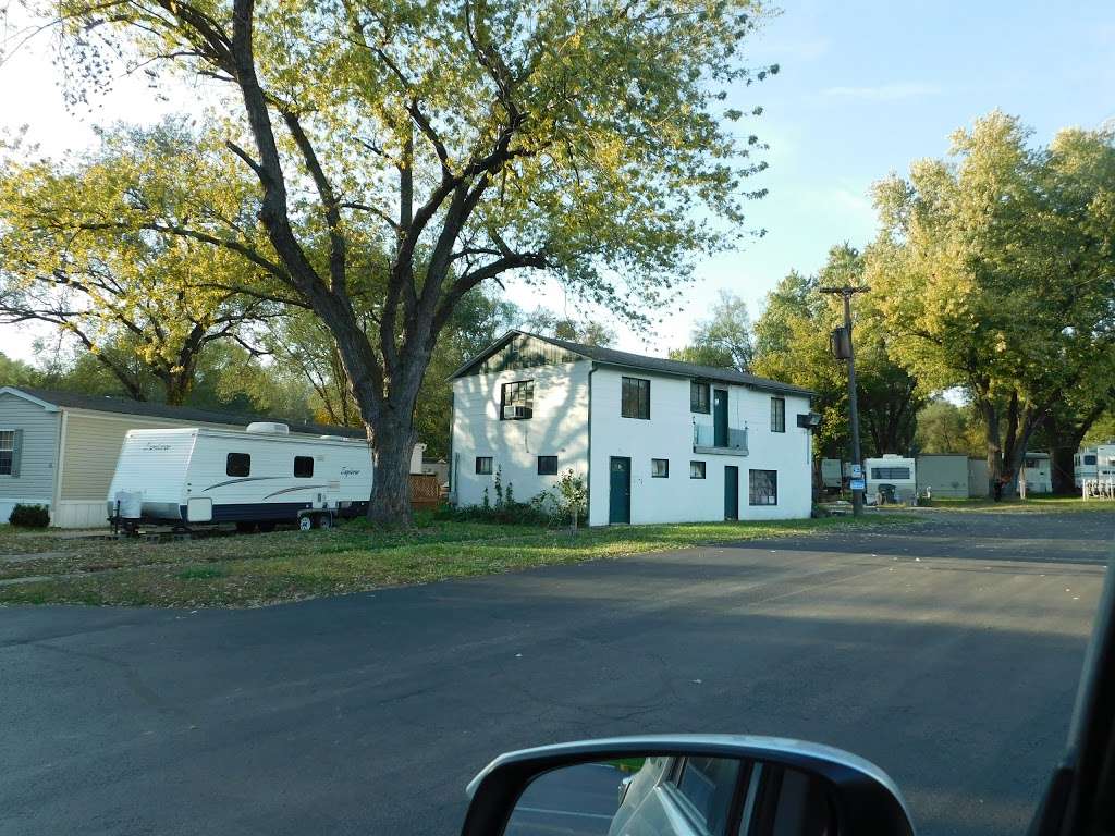 Carroll Creek Mobile Home Park | 5940 State Ave, Kansas City, KS 66102 | Phone: (913) 328-0875