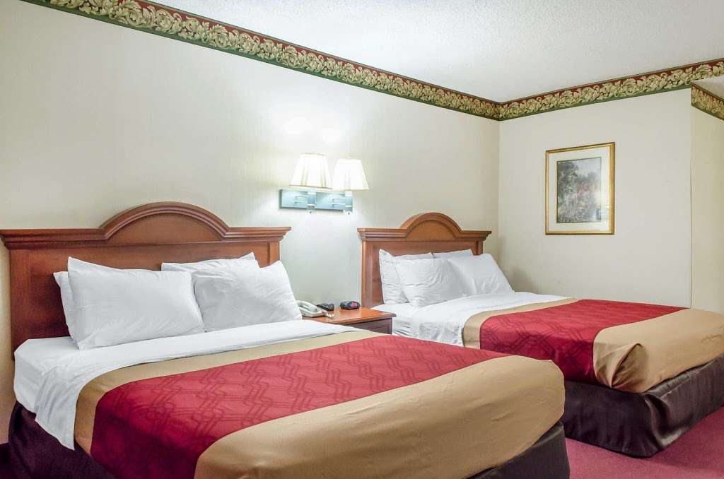 Econo Lodge | 222 Arsenal Rd, York, PA 17402, USA | Phone: (717) 843-9970