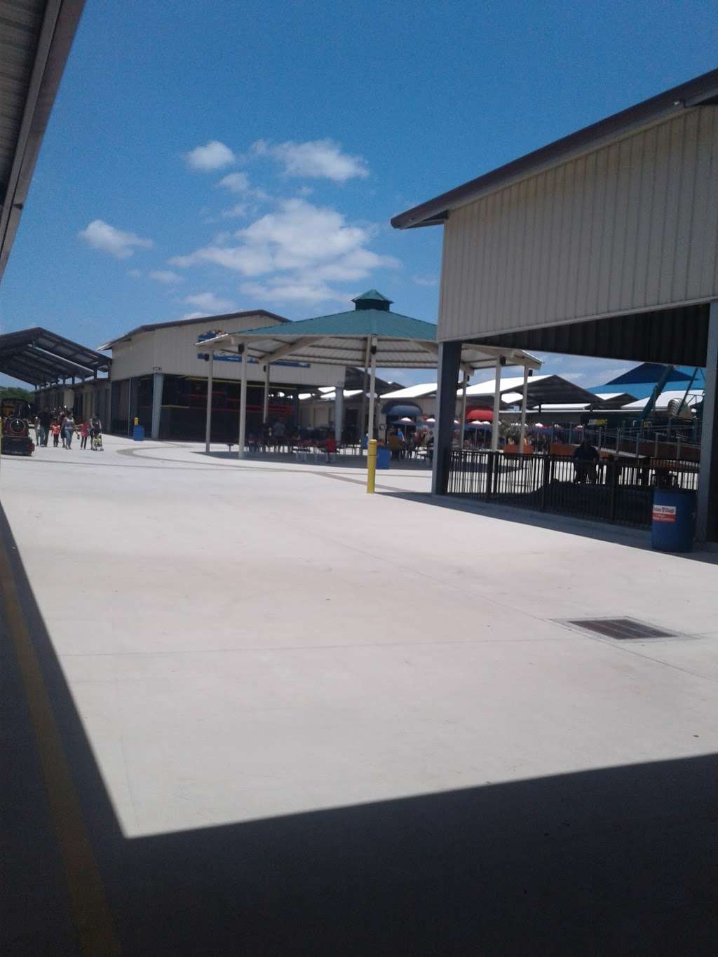 Traders Village Parking Lot | Pearsall, TX 78252, USA
