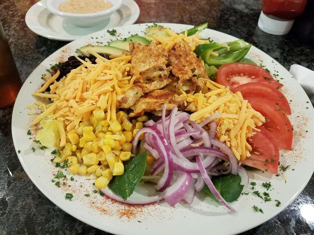 Santiagos Diner & Family Restaurant | 125 S 3rd St, Coopersburg, PA 18036, USA | Phone: (484) 863-5001