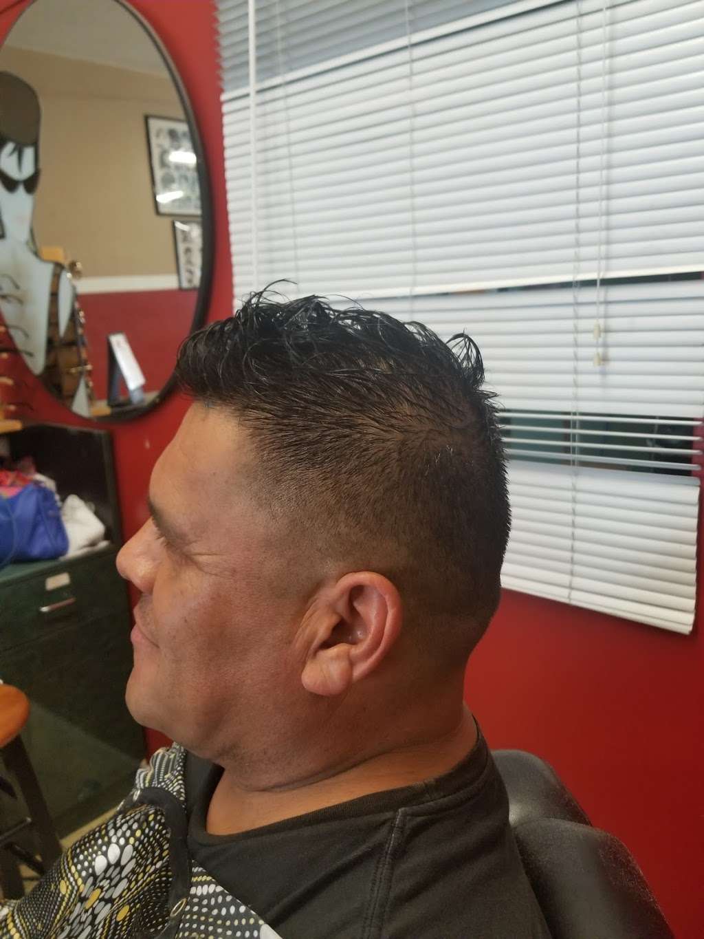 Family Barber & Beauty Salon | 249 E 40th St, San Bernardino, CA 92404, USA | Phone: (909) 881-6167