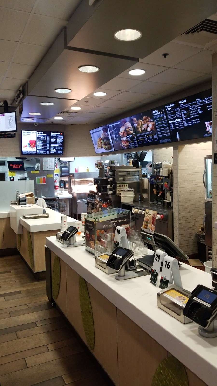 McDonalds | 17017 Sierra Lakes Pkwy, Fontana, CA 92377, USA | Phone: (909) 574-2087