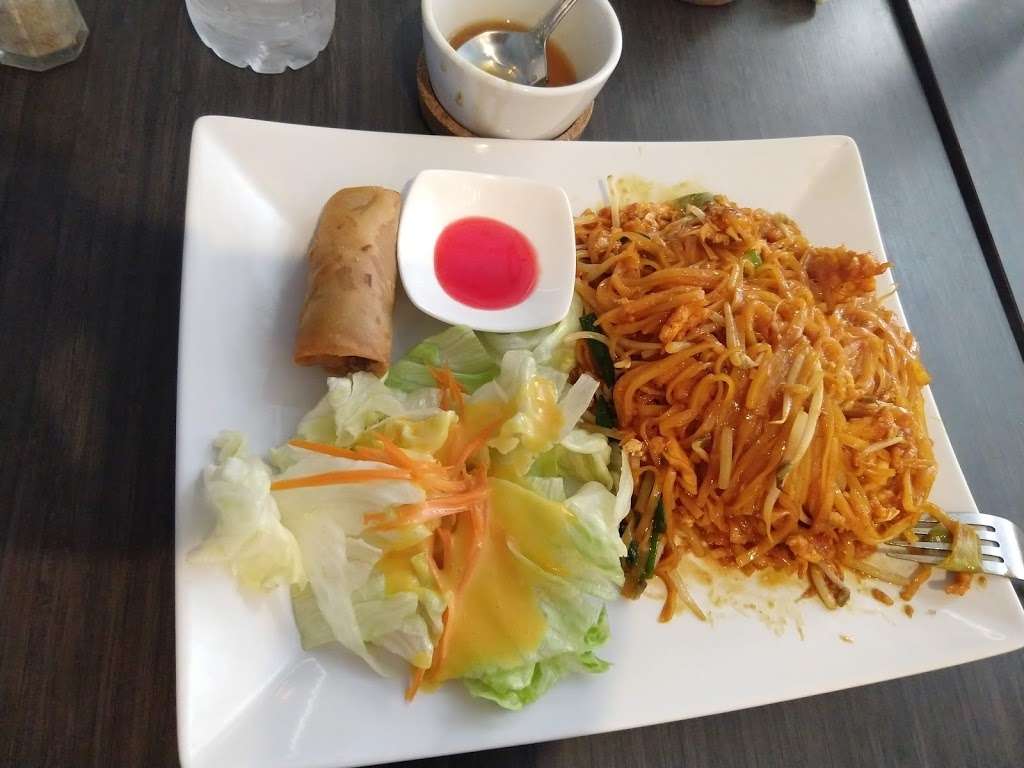 Gata Thai Cuisine | 35 S Gibson Rd, Henderson, NV 89012, USA | Phone: (702) 565-6093