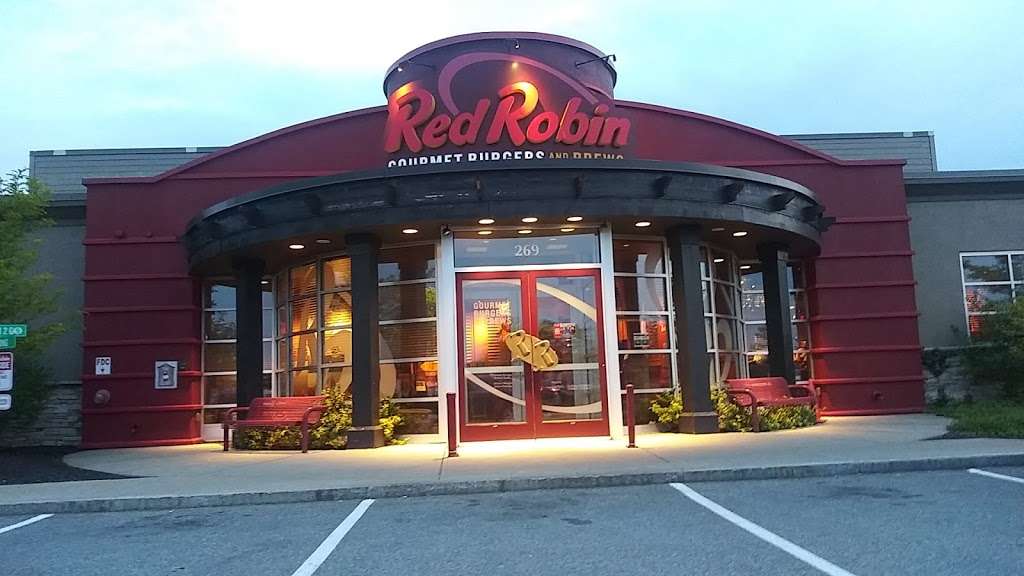 Red Robin Gourmet Burgers and Brews | 269 Colony Pl, Plymouth, MA 02360 | Phone: (508) 746-1228