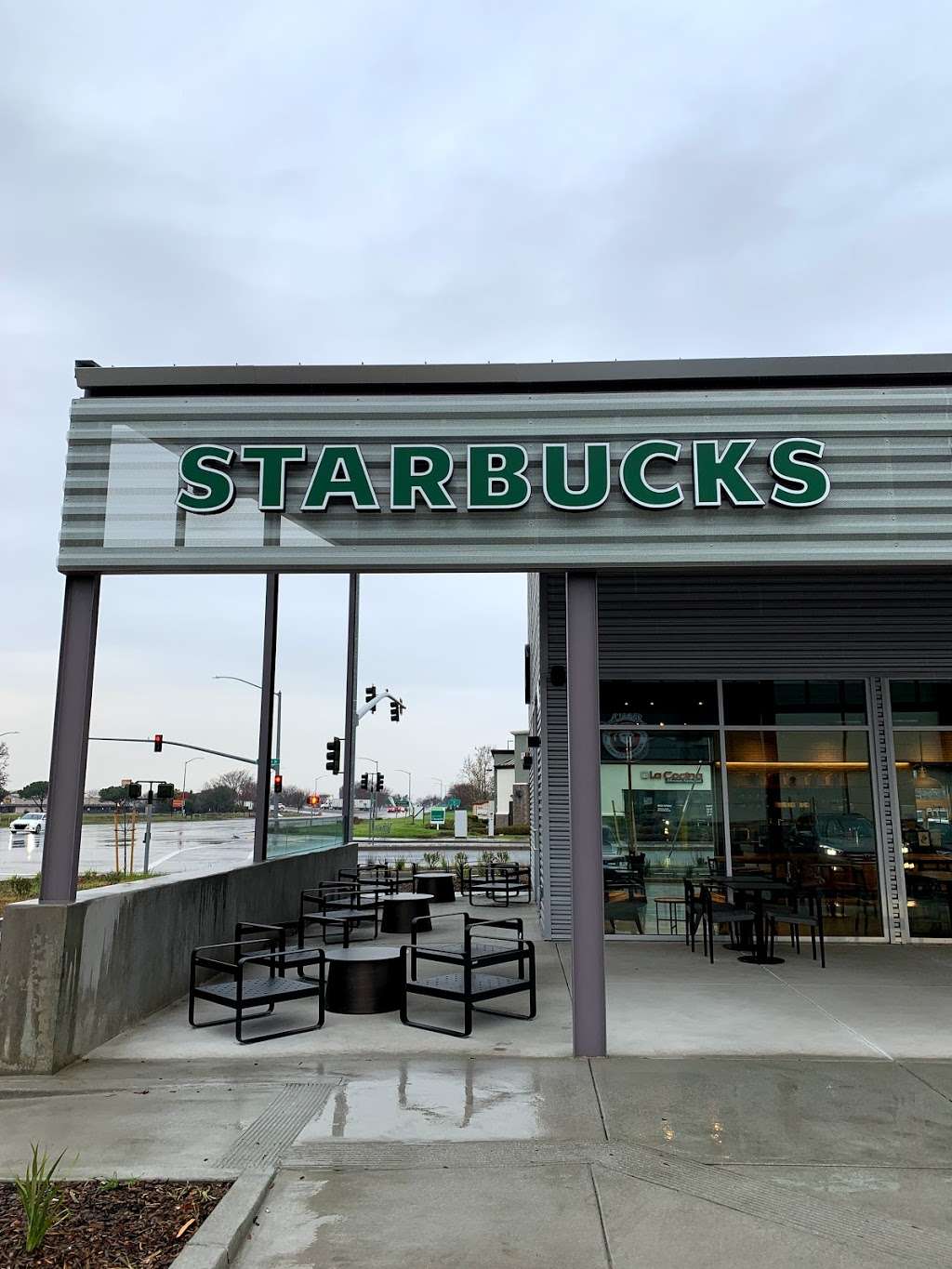 Starbucks | 2590 N 1st St, Dixon, CA 95620, USA | Phone: (707) 410-8450