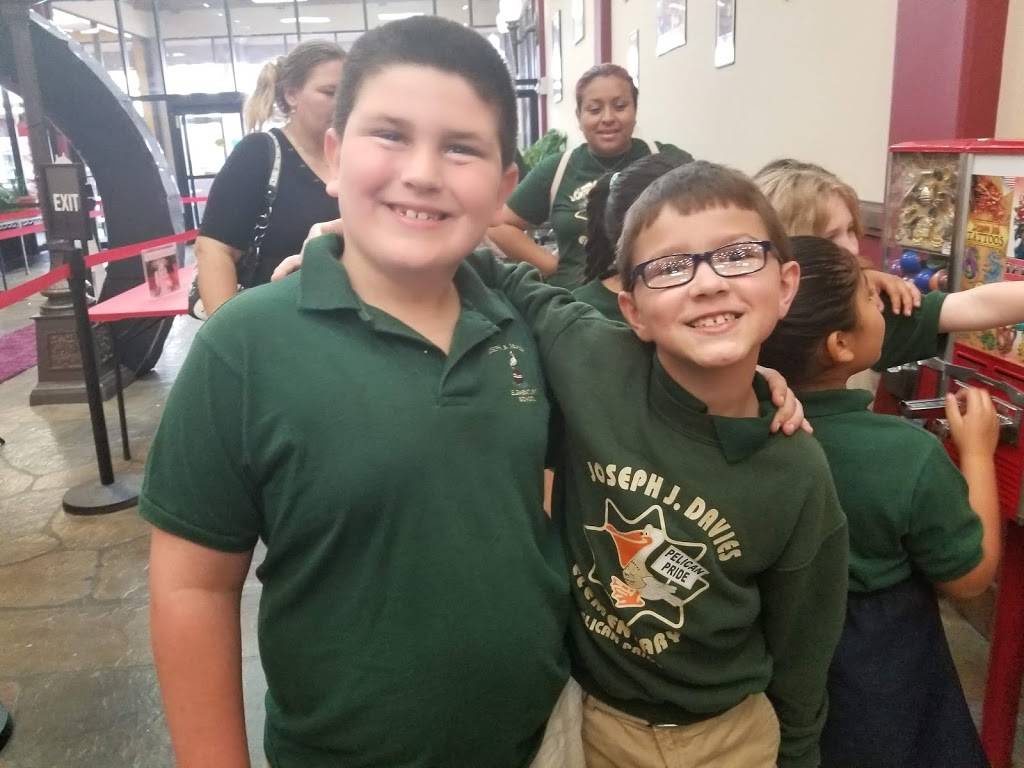 Chalmette Movies | 8700 W Judge Perez Dr, Chalmette, LA 70043, USA | Phone: (504) 304-9992