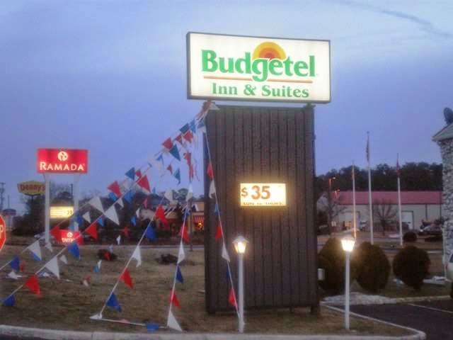 Budgetel Inn & Suites | 234 E White Horse Pike, Galloway, NJ 08205, USA | Phone: (609) 652-3131