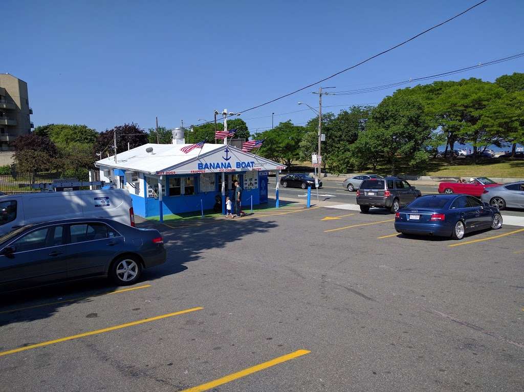 Banana Boat | 700 Beach St, Revere, MA 02151, USA | Phone: (781) 289-4777