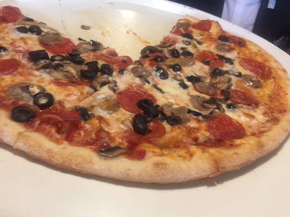 Amalfis Pizza n Pasta | 8542 University City Blvd, Charlotte, NC 28213, USA | Phone: (704) 547-8651