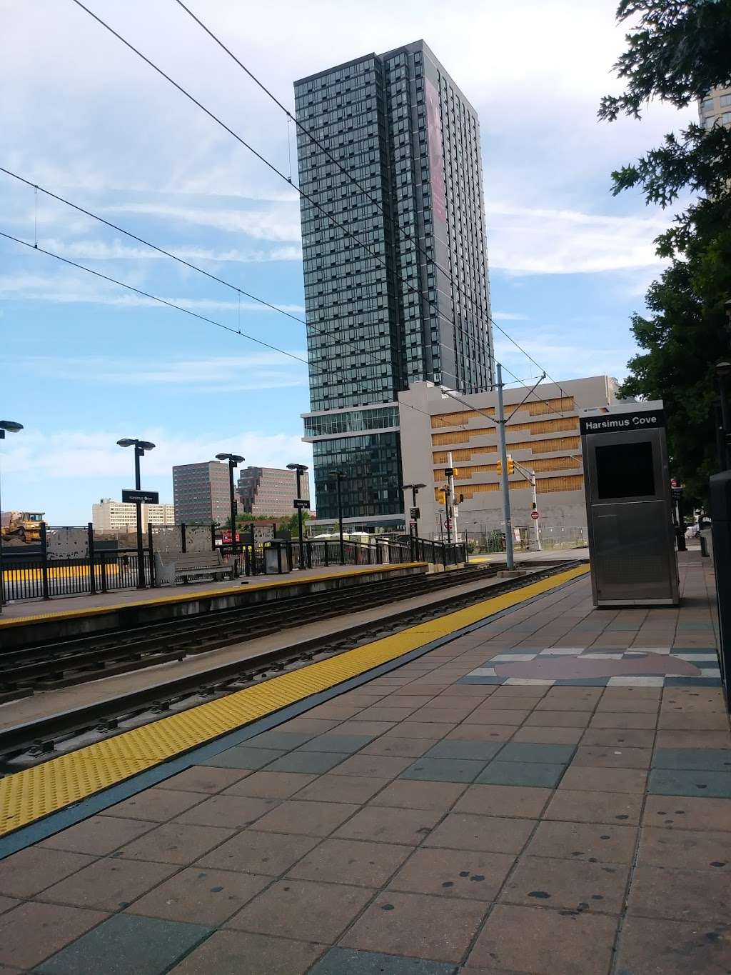 Harsimus Cove Light Rail Station | Jersey City, NJ 07302, USA