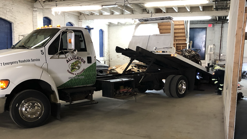 Alligator Towing | 9647, 5811, 1st St, Racine, WI 53403, USA | Phone: (262) 551-5665