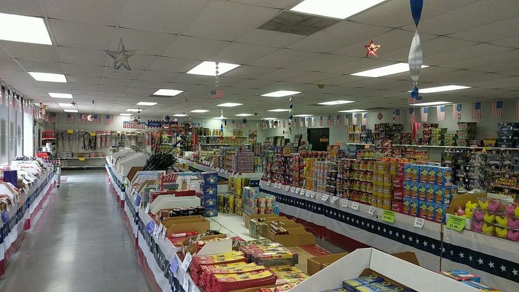 Schneitter Fireworks & Importing Co. | 12801 Co Rd 352, St Joseph, MO 64505, USA | Phone: (816) 232-3969