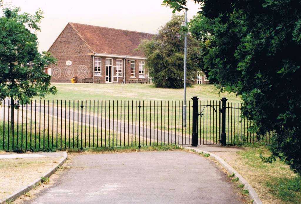 Merryhills Primary School | Bincote Rd, Enfield EN2 7RE, UK | Phone: 020 8363 1403
