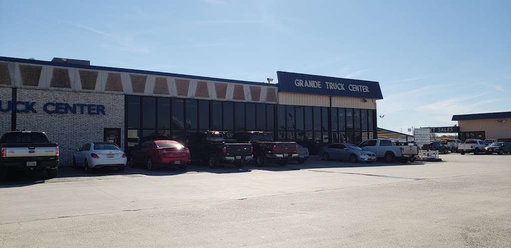 Grande Truck Center | 4562 Frontage Rd, San Antonio, TX 78219, USA | Phone: (210) 661-4121