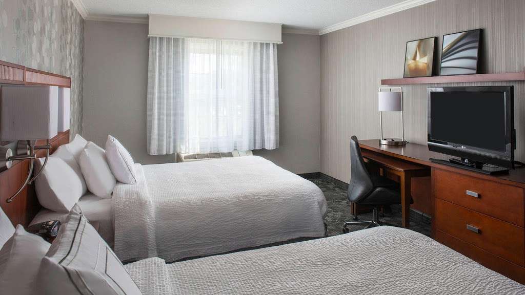 Courtyard by Marriott Boston Lowell/Chelmsford | 30 Industrial Ave E, Lowell, MA 01852, USA | Phone: (978) 458-7575