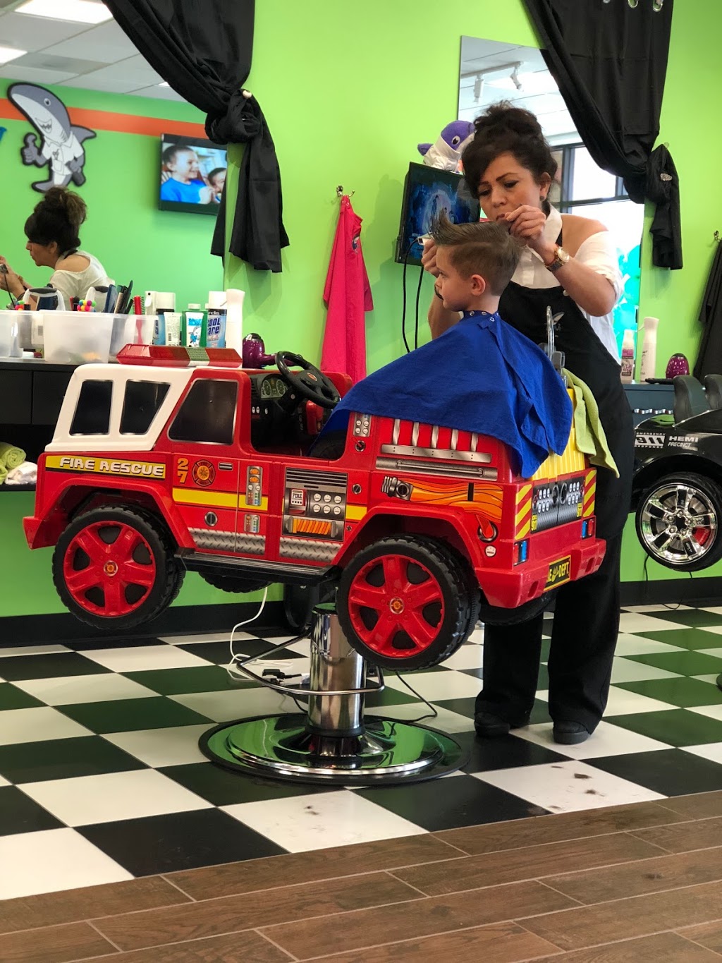 Sharkeys Cuts for Kids | 8021 Research Forest Dr D, The Woodlands, TX 77382, USA | Phone: (281) 651-2264