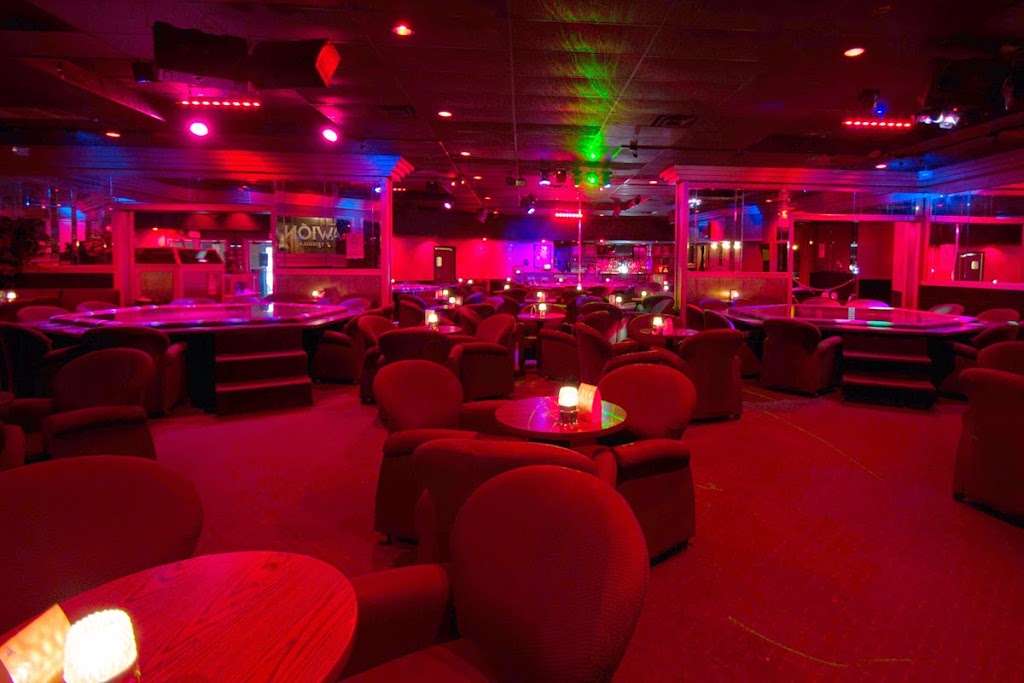 PTs Showclub Indianapolis | 7916 Pendleton Pike, Indianapolis, IN 46226 | Phone: (317) 545-5777