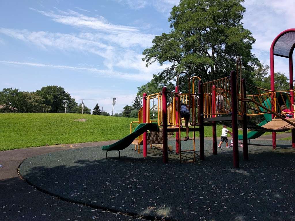 Sycamore Park | 83 Kings Hwy, New Rochelle, NY 10801, USA | Phone: (914) 654-2000