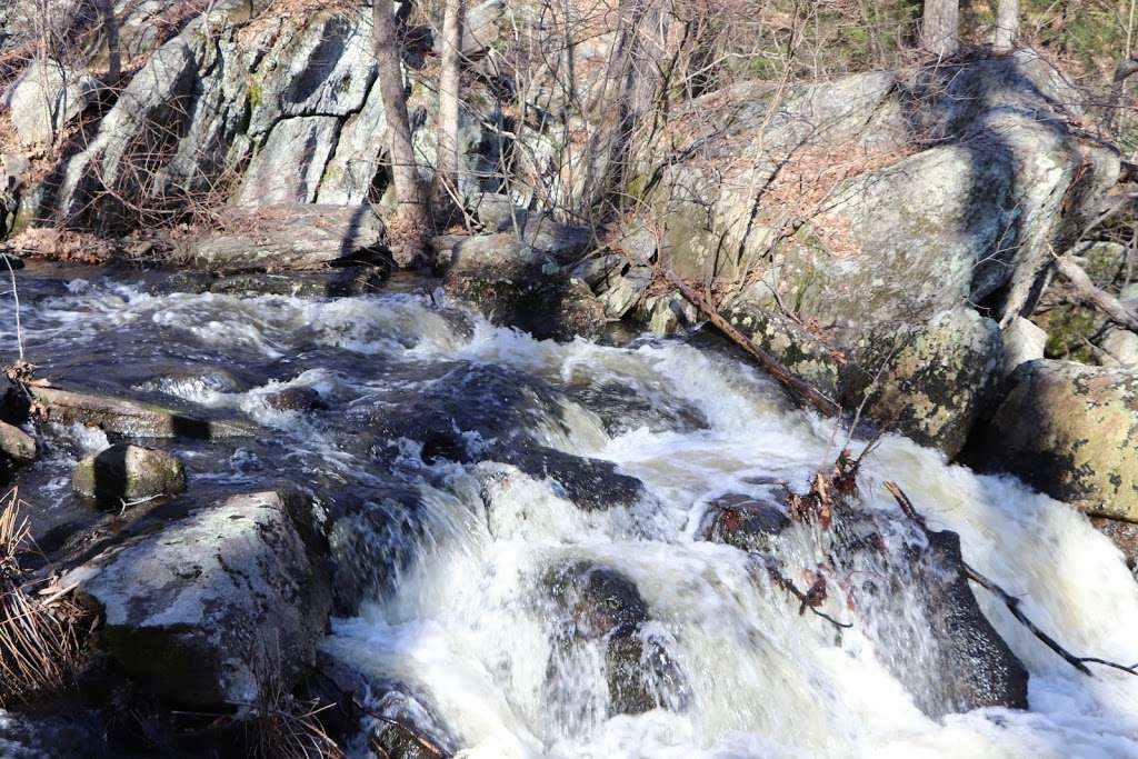 Danforth Falls Trailhead | 01749, Hudson, MA 01749, USA