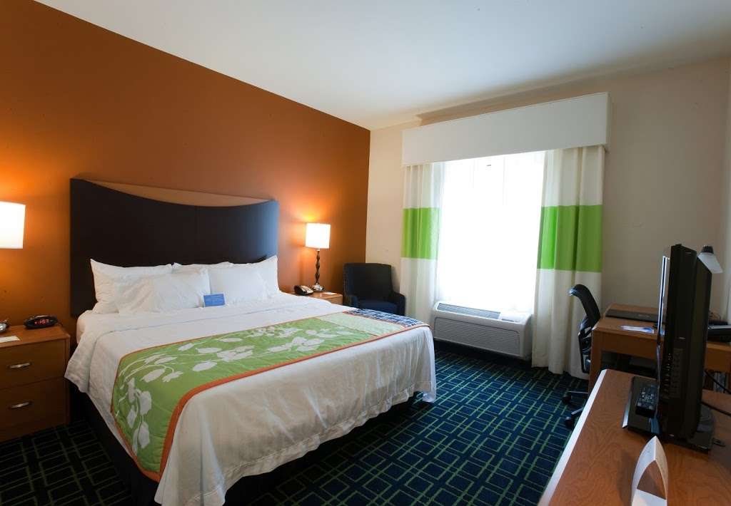 Fairfield Inn & Suites by Marriott Houston Conroe Near The Woodl | 3010 Interstate 45 N, Conroe, TX 77303, USA | Phone: (936) 756-3040