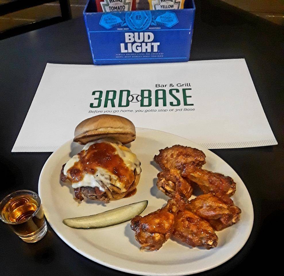 3rd Base Bar and Grill | 800 N 8th St, Council Bluffs, IA 51503 | Phone: (712) 322-6804