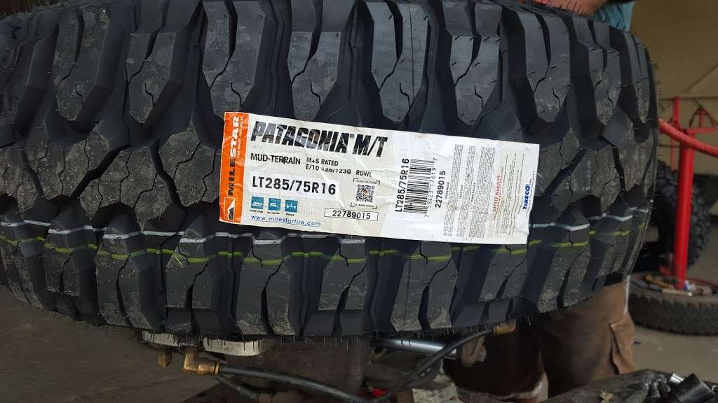 Plainsman Tire Co | 4955 Top Line Dr, Dallas, TX 75247, USA | Phone: (214) 630-9381