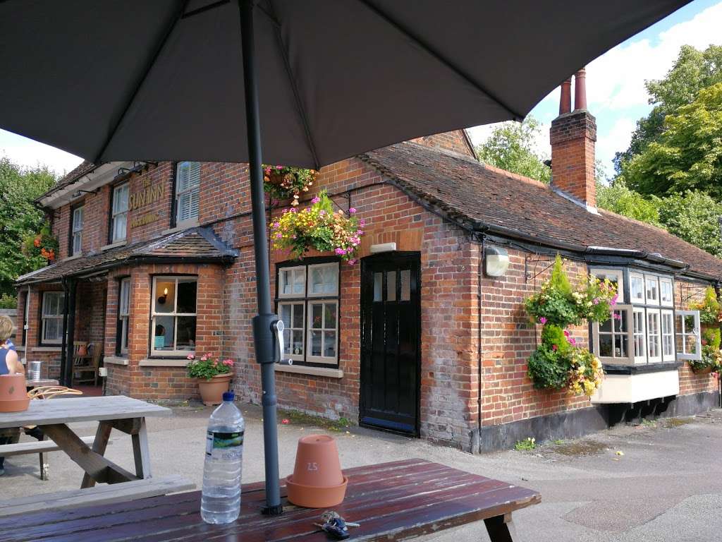 The Sun Inn | 31 Lemsford Village, Lemsford, Welwyn Garden City AL8 7TN, UK | Phone: 01707 322247