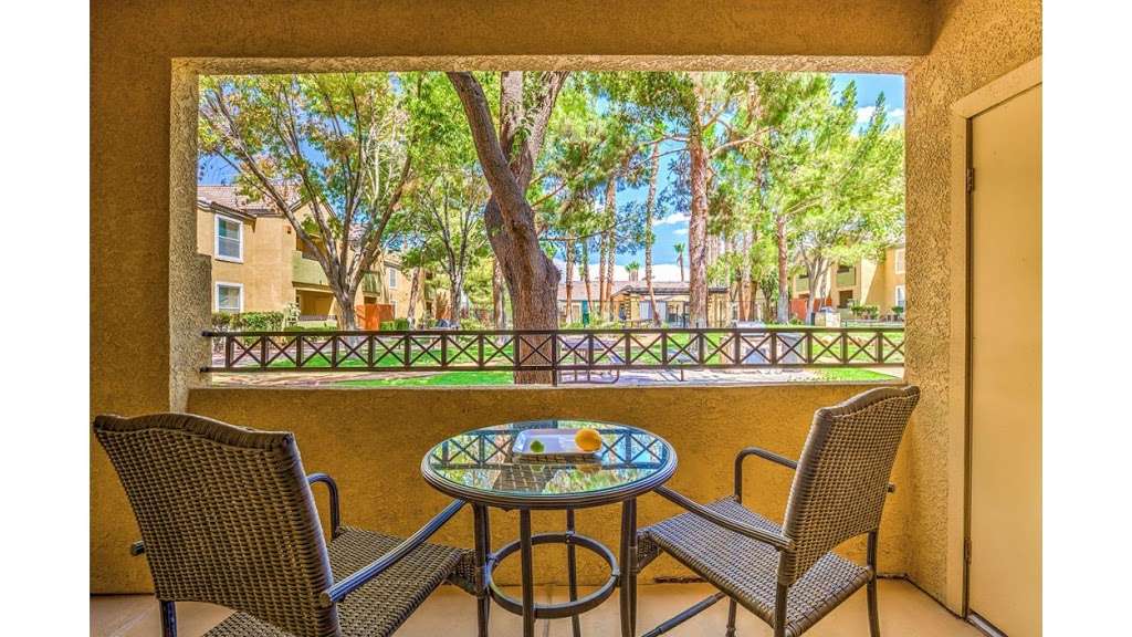 Villa Serena | 325 N Gibson Rd, Henderson, NV 89014, USA | Phone: (702) 433-0024