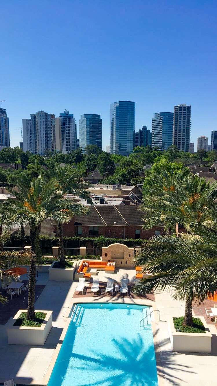 High Point Uptown Apartments | 807 S Post Oak Ln, Houston, TX 77056, USA | Phone: (713) 871-0790