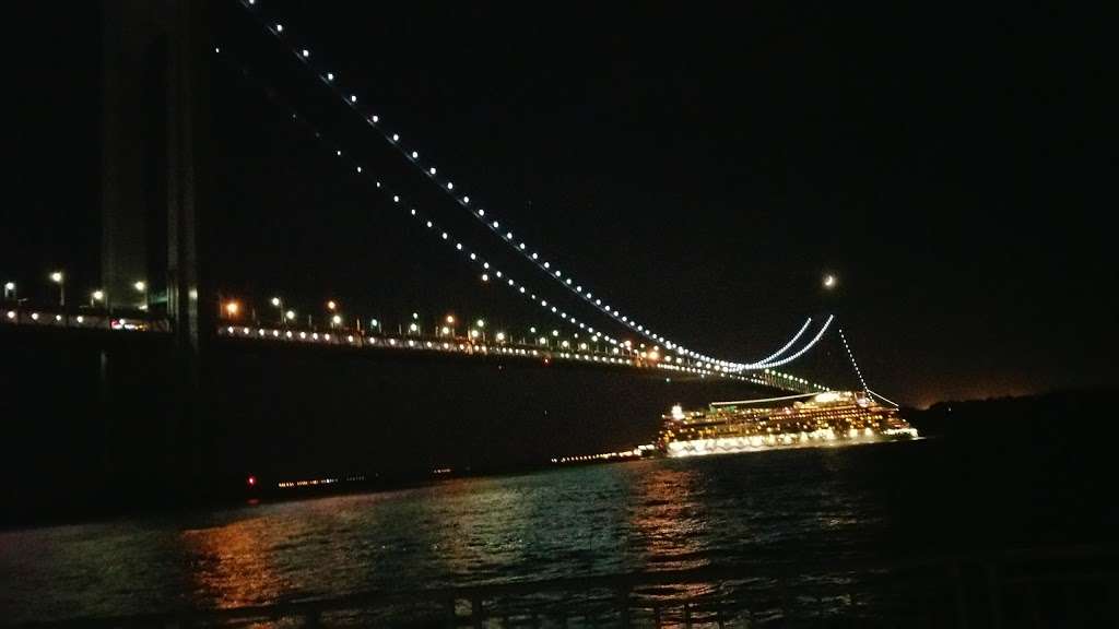 Verrazano Bridge/Lee Av | Brooklyn, NY 11209