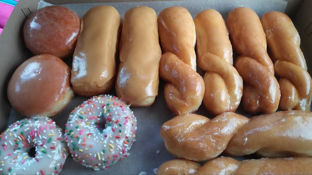 Fosters Donuts | 3890 N Cedar Ave # 101, Fresno, CA 93726, USA | Phone: (559) 221-6253