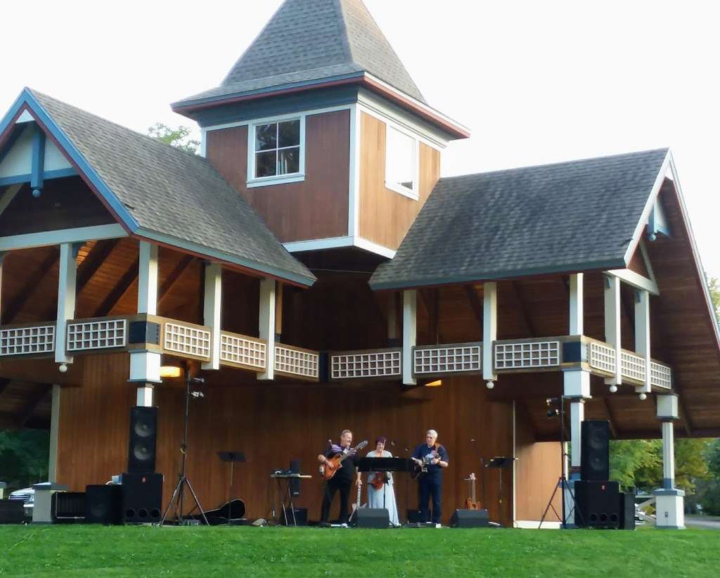 Phoenix Park Bandshell | 111 E Wisconsin St, Delavan, WI 53115, USA | Phone: (262) 728-8577