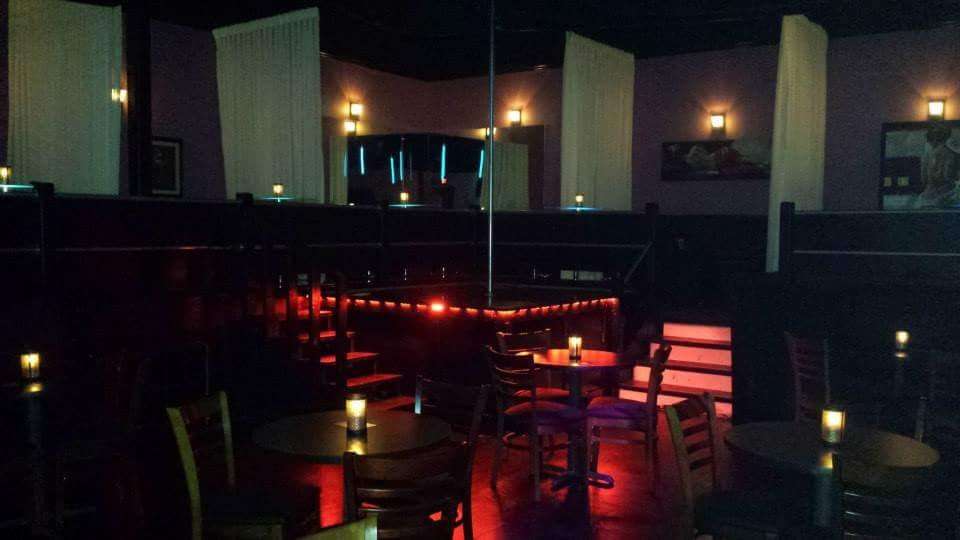 8 Lounge | 8111 North Sam Houston Pkwy W, Houston, TX 77064, USA | Phone: (281) 831-0704