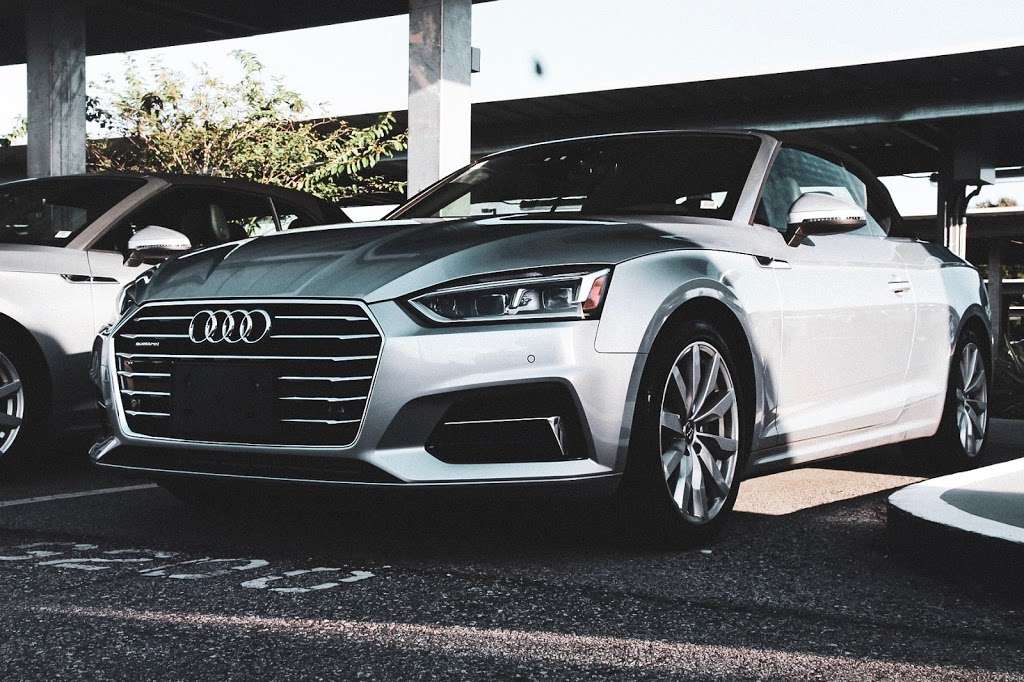 Silvercar | 5601 Butler National Dr, Orlando, FL 32812 | Phone: (855) 359-2227