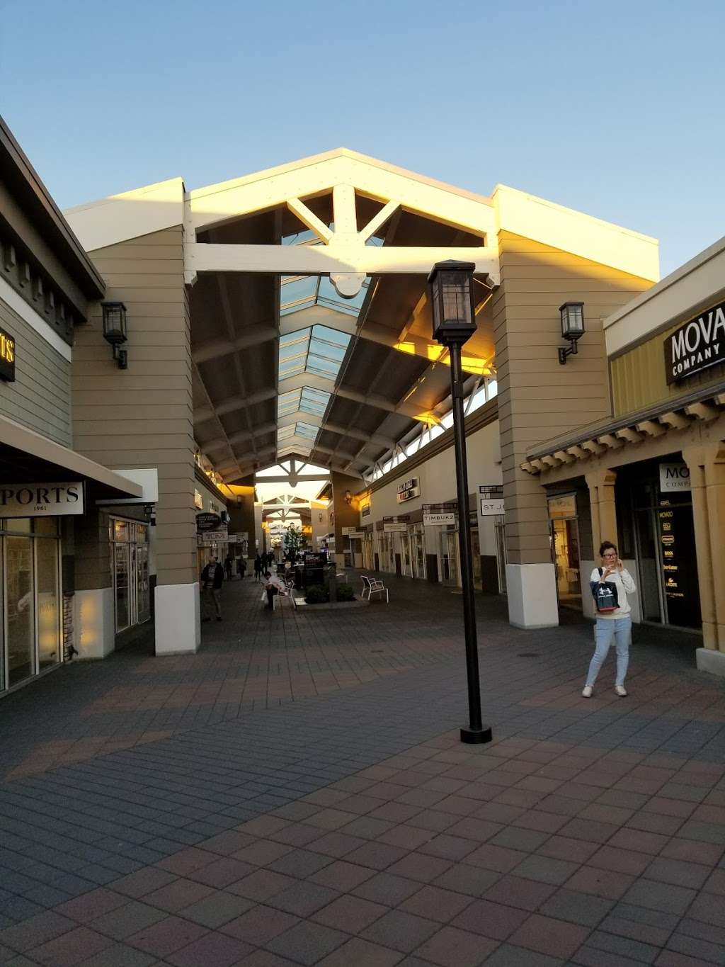 ugg store premium outlets