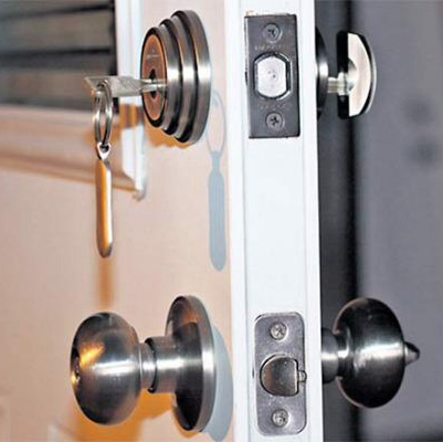 Snap & Crack Locksmith | 1343 N High St, Columbus, OH 43201, USA | Phone: (614) 591-4849