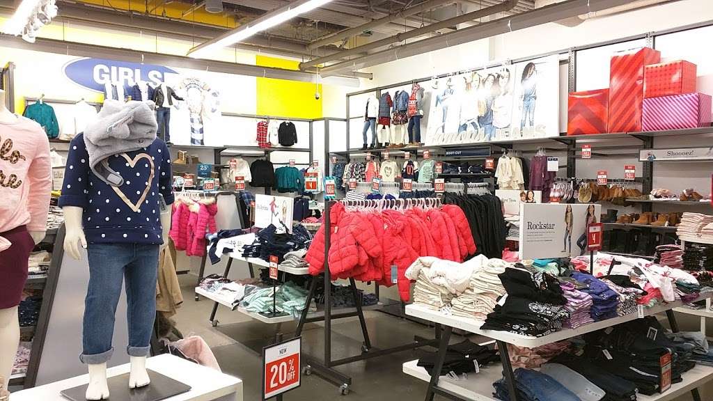 Old Navy | 205 Market Street, Yonkers, NY 10710, USA | Phone: (914) 376-0137