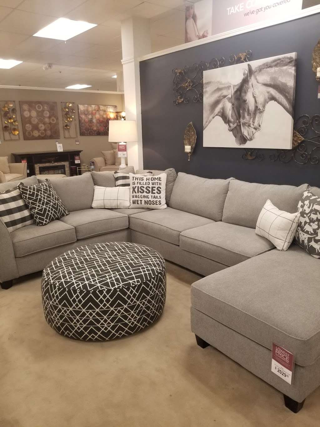 Raymour & Flanigan Furniture and Mattress Store | 53 Spring St, Wilkes-Barre, PA 18702, USA | Phone: (570) 822-1578