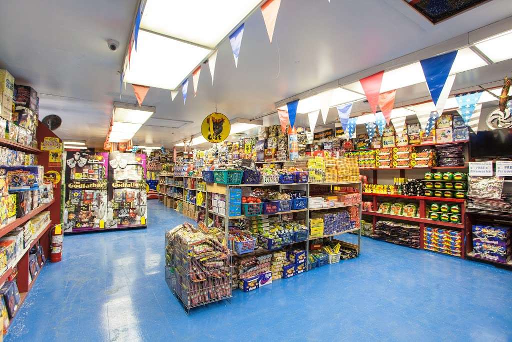 Uncle Sam Fireworks | 14 Gostlin St, Hammond, IN 46327 | Phone: (219) 931-5600