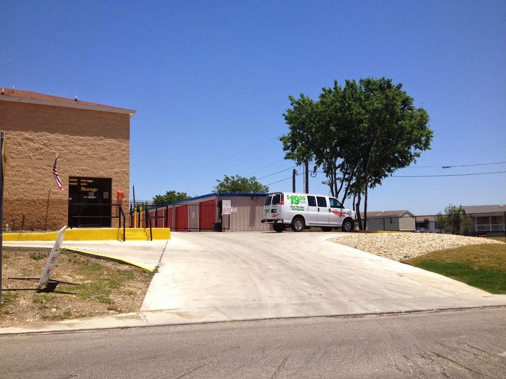 Move It Self Storage - Crestway | 7345 Crestway Dr, San Antonio, TX 78239, USA | Phone: (210) 657-2400