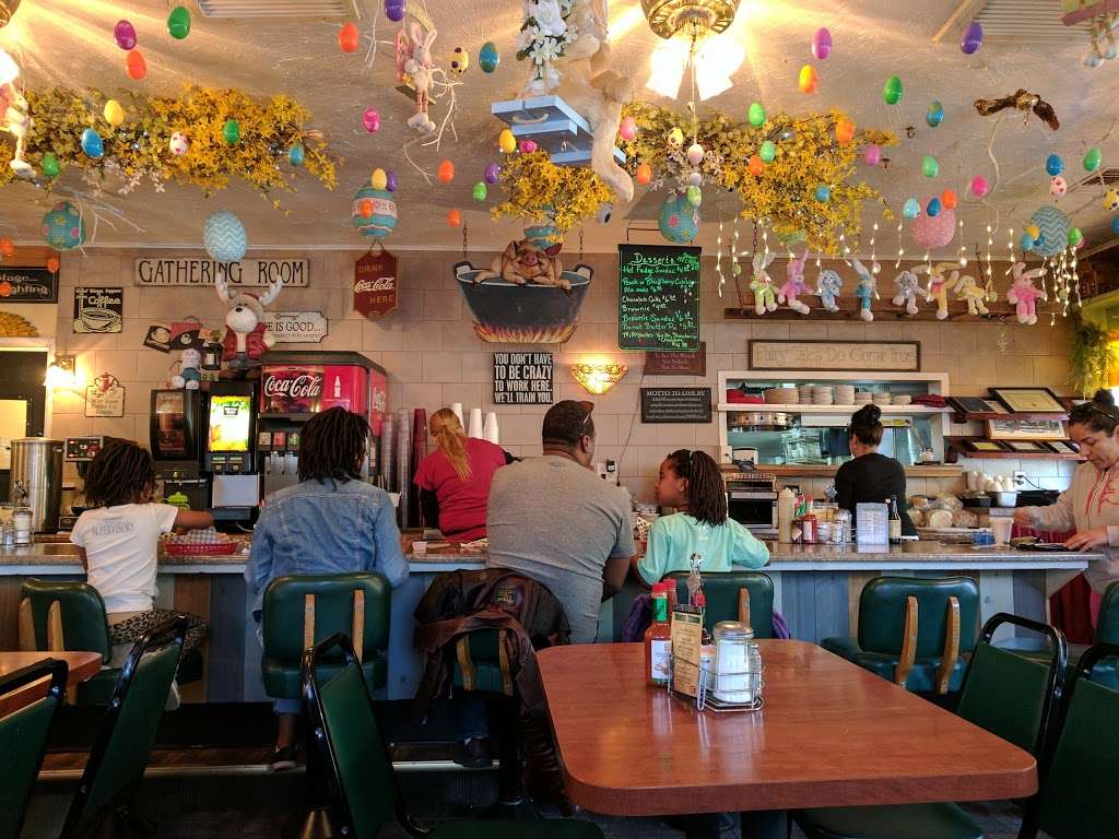 Evergreen Cafe & Racoon Saloon | 1269 Evergreen Rd, Wrightwood, CA 92397, USA | Phone: (760) 249-6393