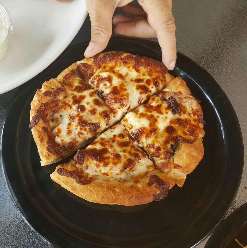 Minskys Pizza | 427 Main St, Kansas City, MO 64105 | Phone: (816) 421-1122