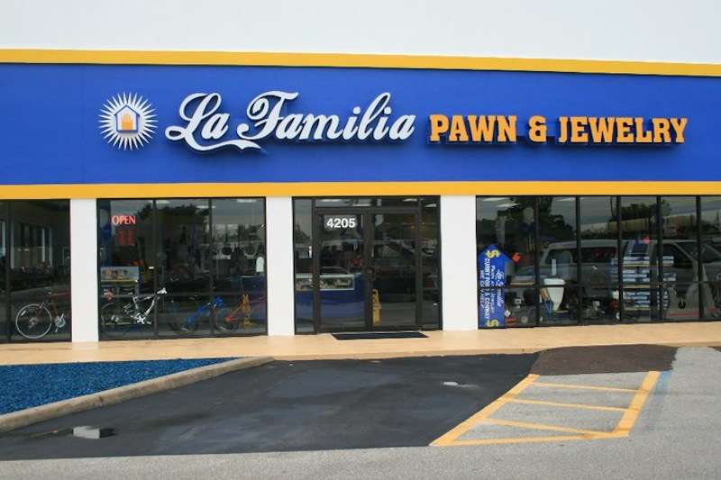 La Familia Pawn and Jewelry | 4205 Curry Ford Rd, Orlando, FL 32806, USA | Phone: (407) 440-8800