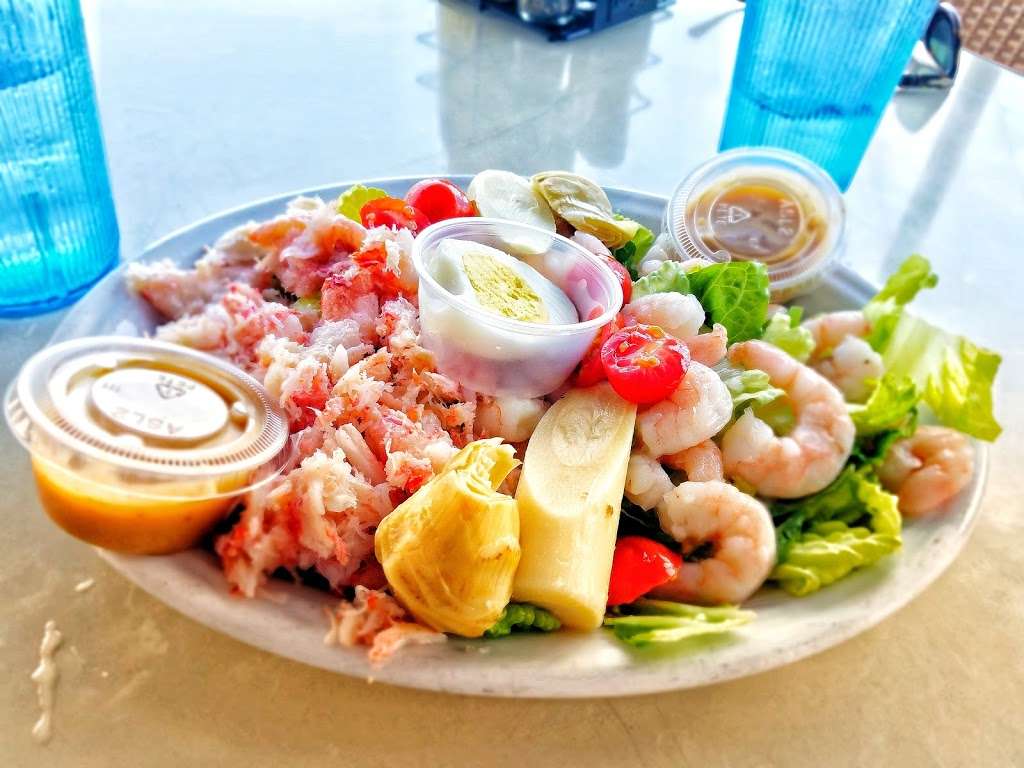 15th Street Fisheries | 1900 SE 15th St, Fort Lauderdale, FL 33316, USA | Phone: (954) 763-2777
