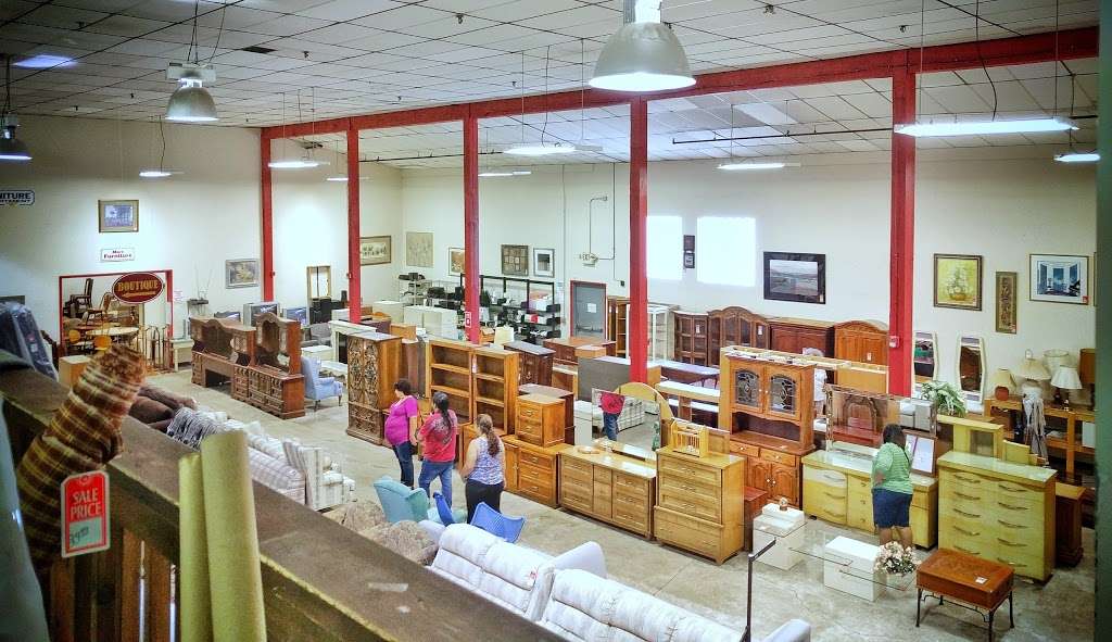 Restoration Ministries - Thrift Store | 351 W 162nd St, South Holland, IL 60473 | Phone: (708) 333-6822